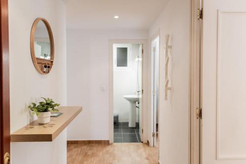 Apartamentos FV Flats Valencia - Mestalla II - image 8