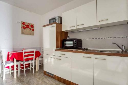 Apartments Ina & Ika - image 5