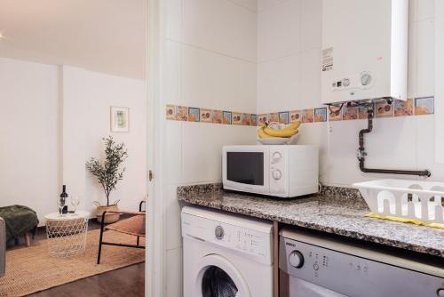 Apartamentos FV Flats Valencia - Mestalla - image 5