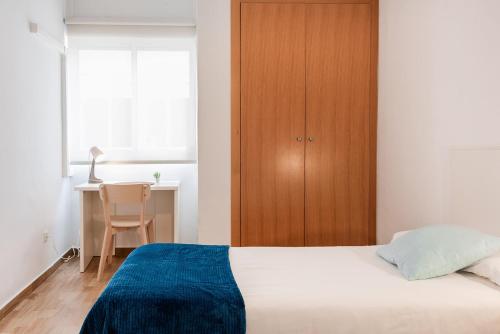 Apartamentos FV Flats Valencia - Mestalla - image 13