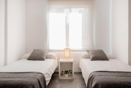 Apartamentos FV Flats Valencia - Mestalla - image 12