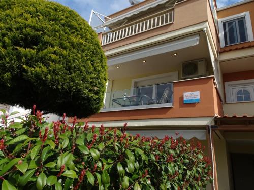  Bella Casa in Néa Péramos