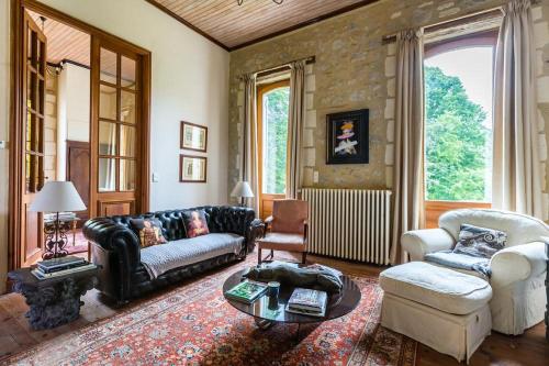 Un mix dei pezzi migliori di un castello e una villa gîte à louer Bonassola