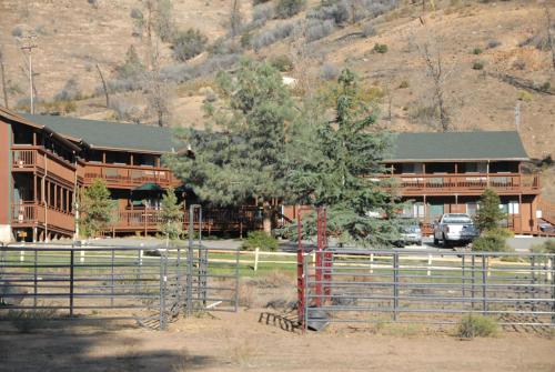 Corral Creek Lodge - 숙소 외관