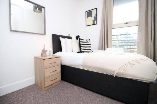 Dumfries by Mia Living 2 bedroom apartment with balcony, Cardiff