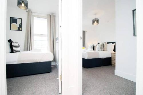 Picture of Dumfries By Mia Living 2 Bedroom City Centre Apartment With Balcony