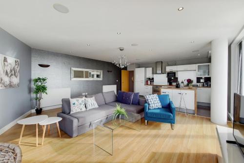 Deluxe three bedroom Apartment by London ExCeL Stays, Londýn