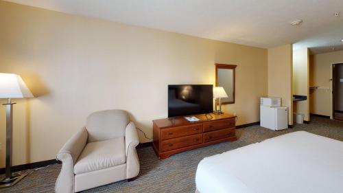 Ramada by Wyndham Strasburg - image 9