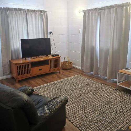 Hidden Gem Accommodation in White Cliffs