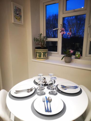 Luxe Hill Getaway  - image 8