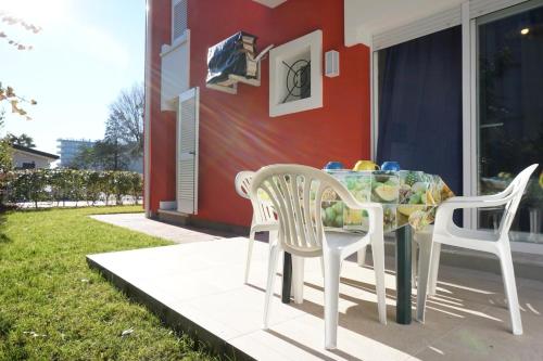 Wonderful Apartment on the Ground Floor with Private Garden - Great Location in Caorle