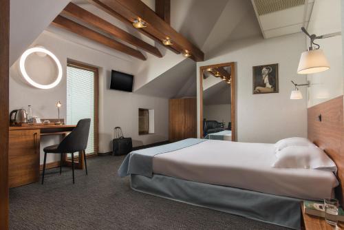 Uniqato Hotel - image 11