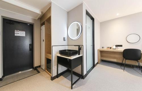 LABE Hotel - Tap to explore photos