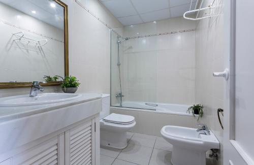 5 Rooms 4 baños Acceso Playa 2 Free Parking - image 4