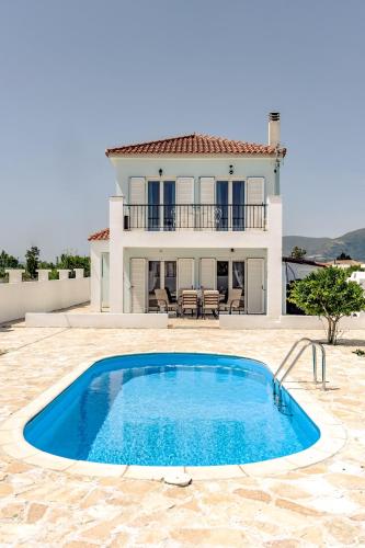 2 bedrooms villa with private pool enclosed garden and wifi at Zakynthos 1 km away from the beach gîte à louer Agrilia