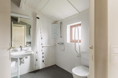 Studio with Kitchenette - Disability Access image 6