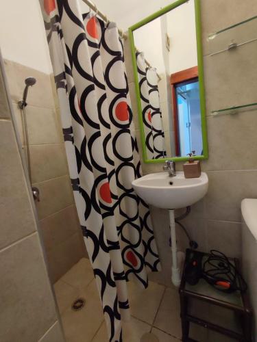 Квартира в непосредственнои близости от моря и пляжа в Хаифе /Apartment near the sea and the beach i in 亞姆村
