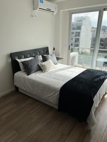 One-Bedroom Apartment image 7
