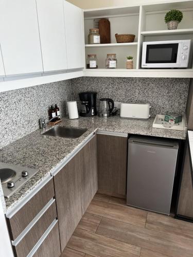 One-Bedroom Apartment image 5