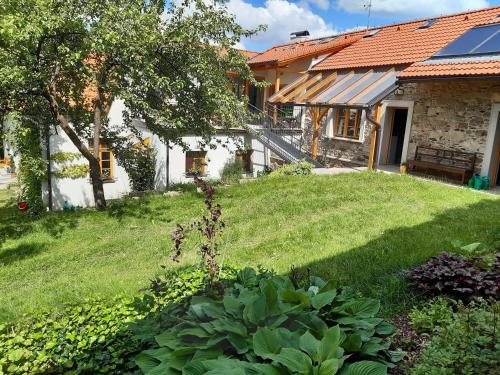 Зовнішній вигляд готелю, Adliapartmán 2020 (Adliapartman 2020) in Йіндржіхув Градец