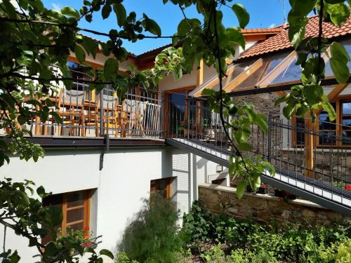 Зовнішній вигляд готелю, Adliapartmán 2020 (Adliapartman 2020) in Йіндржіхув Градец