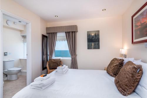 Riviera Guesthouse - image 13