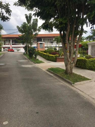 ALOJAMIENO CERCA A UKUMARI, CONSOTA, EXPOFUTURO in La Esperanza