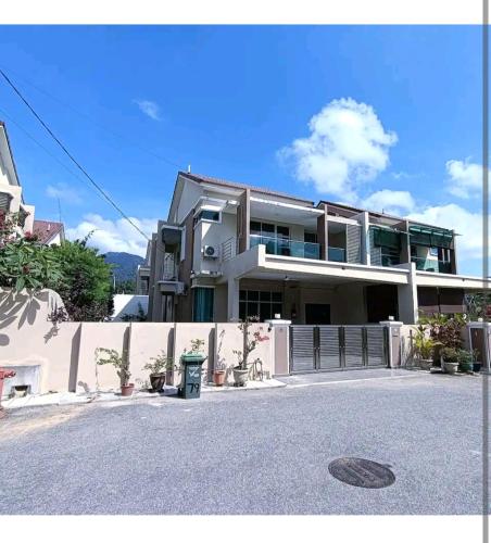 IMPIAN STAY #1 #15pax Semi Bungalow House半独立別墅, Kuah