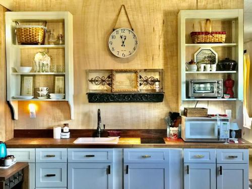 FARMHOUSE INN private apartments in وسط مدينة كولومبوس