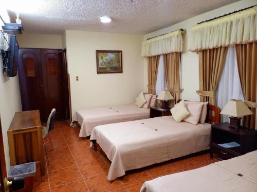 3 twin beds