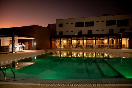 Басейн, DM Hoteles Tacna in Такна
