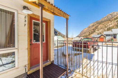 Lotus Mountain Suites - East Suite - image 13