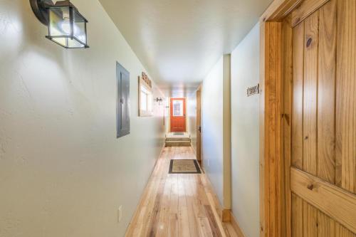 Lotus Mountain Suites - East Suite - image 9