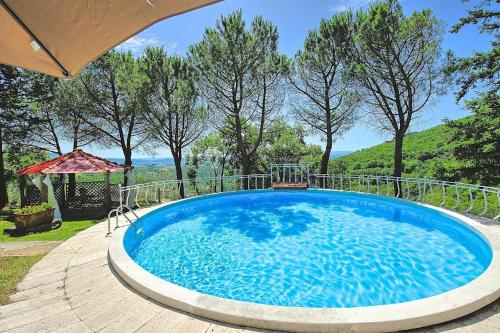 Úszómedence, Villa Luciano by PosarelliVillas in Chiassa Superiore