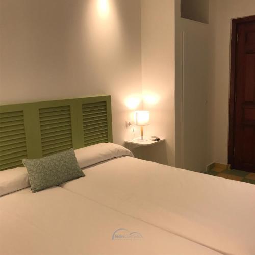 2 twin beds