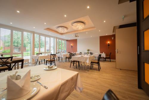 Hotel & Restaurant Alte Schule - image 2