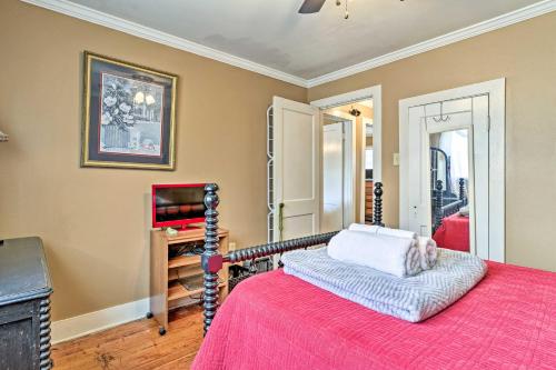 Oxford Home on Private Land Less Than 7 Mi to Dtwn! Oxford Home on Private Land Less Than 7 Mi to Dtwn!