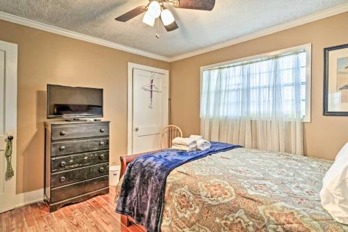 Oxford Home on Private Land Less Than 7 Mi to Dtwn! Oxford Home on Private Land Less Than 7 Mi to Dtwn!