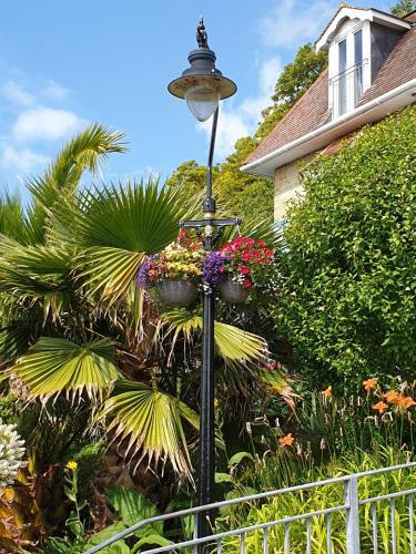 St Maur - image 9