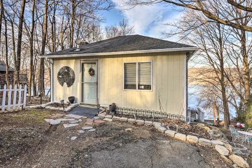 Charming Danbury Cottage with Lake Kenosia Access!