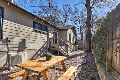 Eclectic Austin Bungalow Central Location!