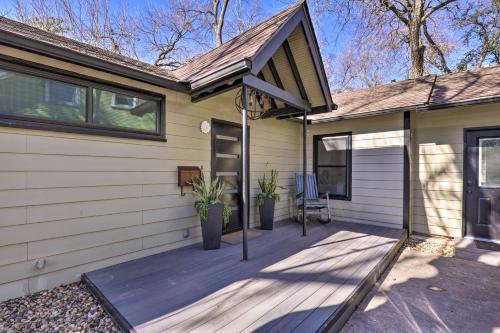 Eclectic Austin Bungalow Central Location!