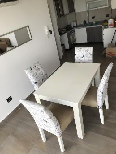 시설, Espacio Chacabuco in 코모도로 리바다비아