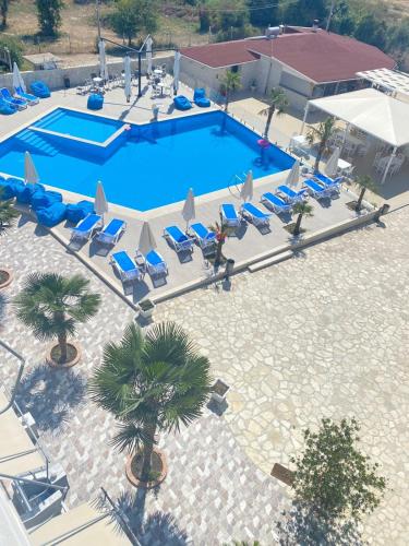 Hotel Beach Restaurant Fabio in Qazim Pali