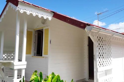 Bungalow d'une chambre avec jardin clos et wifi a Fort de France - Location saisonnière - Fort-de-France