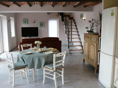 Gîte Lez-Fontaine, 3 pièces, 4 personnes - FR-1-510-84 gîte à louer Clairfayts