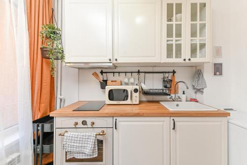 Cosy&Art 1BD Apartment next to Slaveykov Square by Flat Mаnager, Sofia (Foto 3)