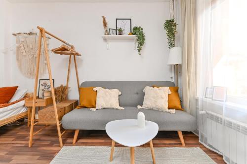 Cosy&Art 1BD Apartment next to Slaveykov Square by Flat Mаnager, Sofia (Foto 6)