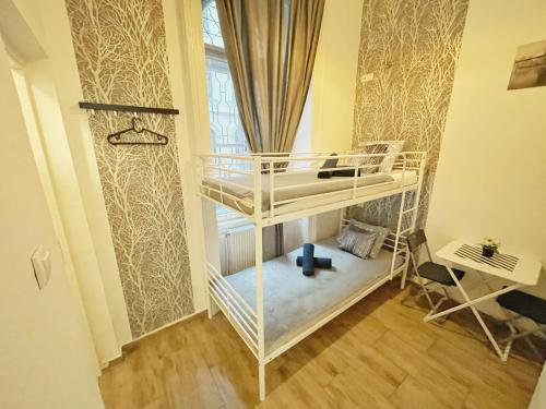 City Centre Loft Next to Synagogue Room Type - Apartment