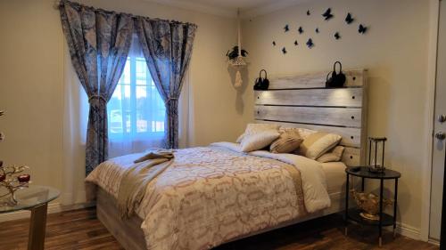 Adorable modern guesthouse with full kitchen in Encino